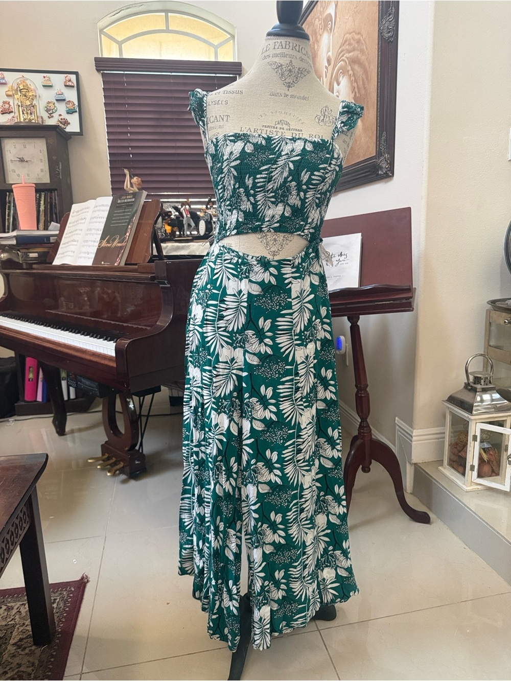 Aakaa Green & White Tropical Two-Piece Maxi Pants Set